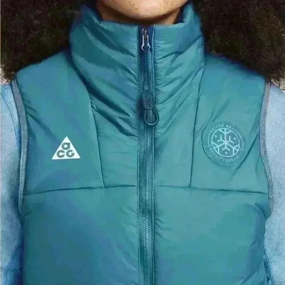 NWT Nike ACG $170 Therma-fit USA
Team Packable "ROPE DE DOPE"
Vest Women, Medium - Picture 6 of 10